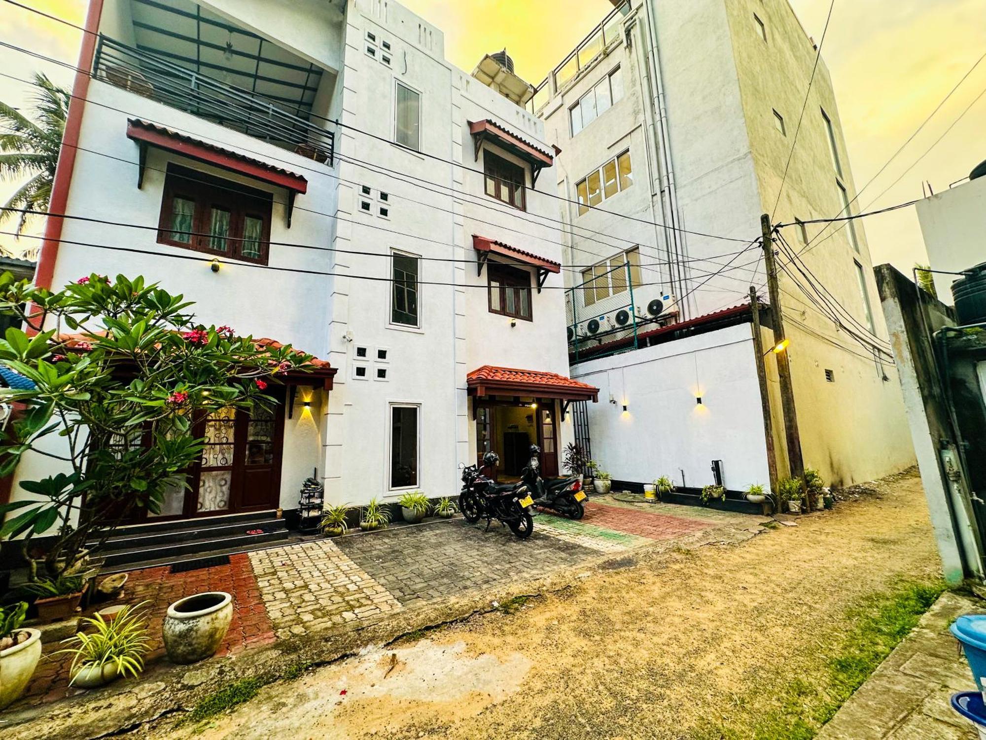 高尔 New Panda House酒店 外观 照片